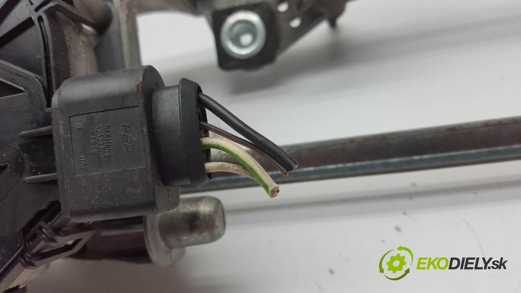 FORD C-MAX I  2008 90 kW I  1560 Mechanizmus stieračov predný 3M5117504AG  4PIN (Motorčeky stieračov predné)
