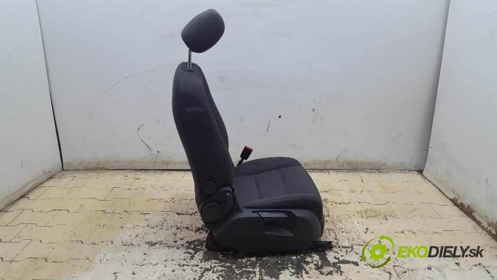 VOLKSWAGEN TOURAN I 2004 101KM I 1896 Sedadlo pravy  (Sedačky, sedadlá)