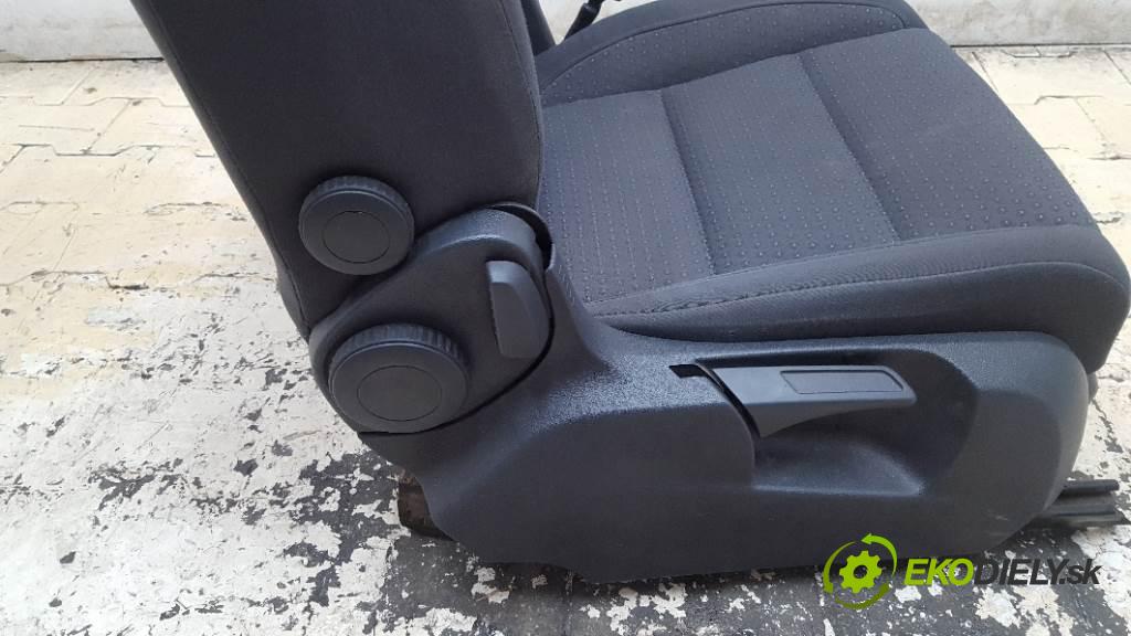 VOLKSWAGEN TOURAN I 2004 101KM I 1896 Sedadlo pravy  (Sedačky, sedadlá)