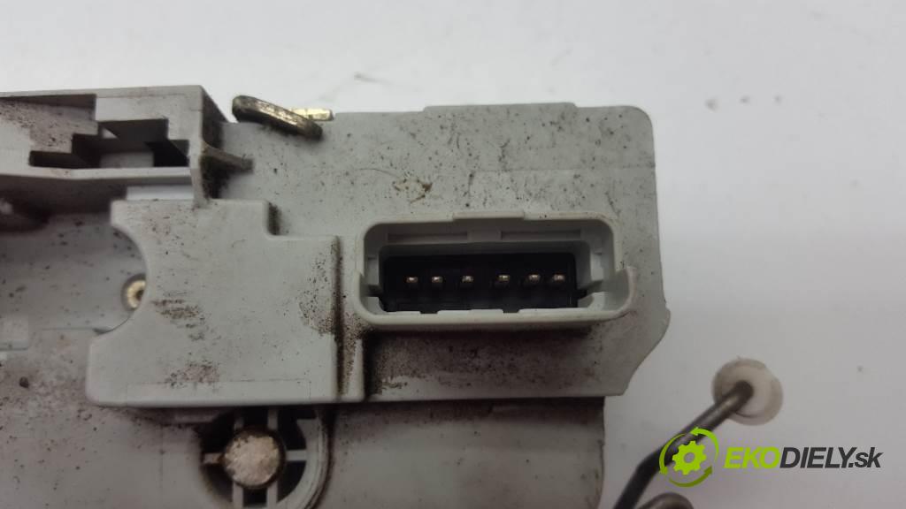 PEUGEOT 307 SW 2002 80,00 SW 1587 zámok přední část levý 6PIN