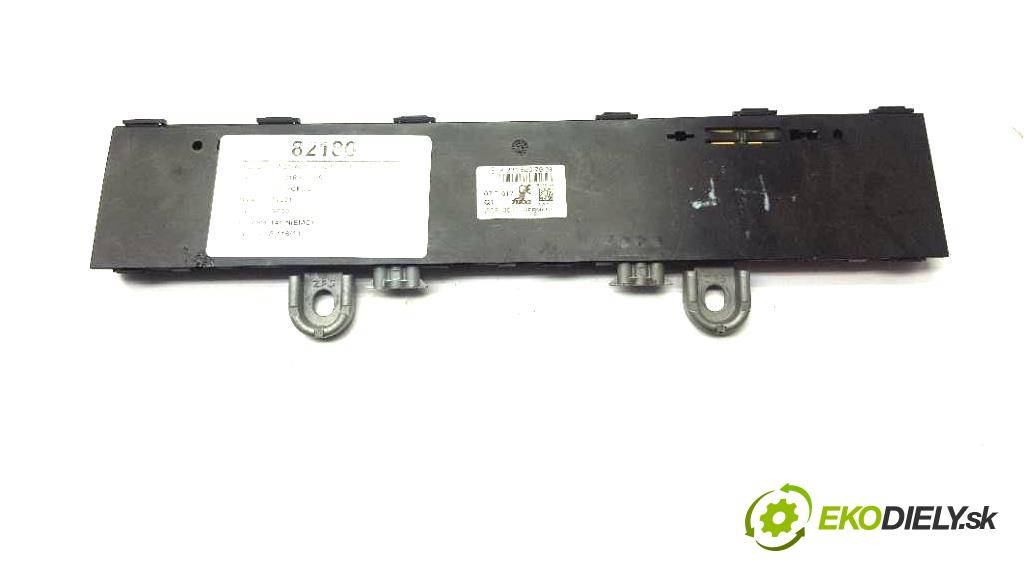 MERCEDES W221 S500 2008 388 kW S500 5.5 Zosilňovač Antenní: A2218207989 (Zosilňovače)