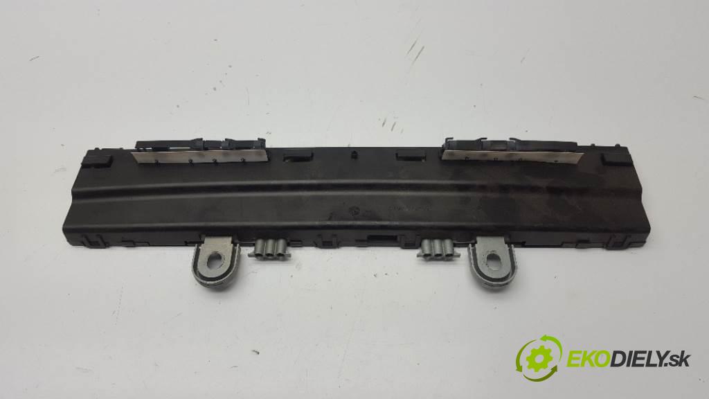 MERCEDES W221 S500 2008 388 kW S500 5.5 Zosilňovač Antenní: A2218207989 (Zosilňovače)