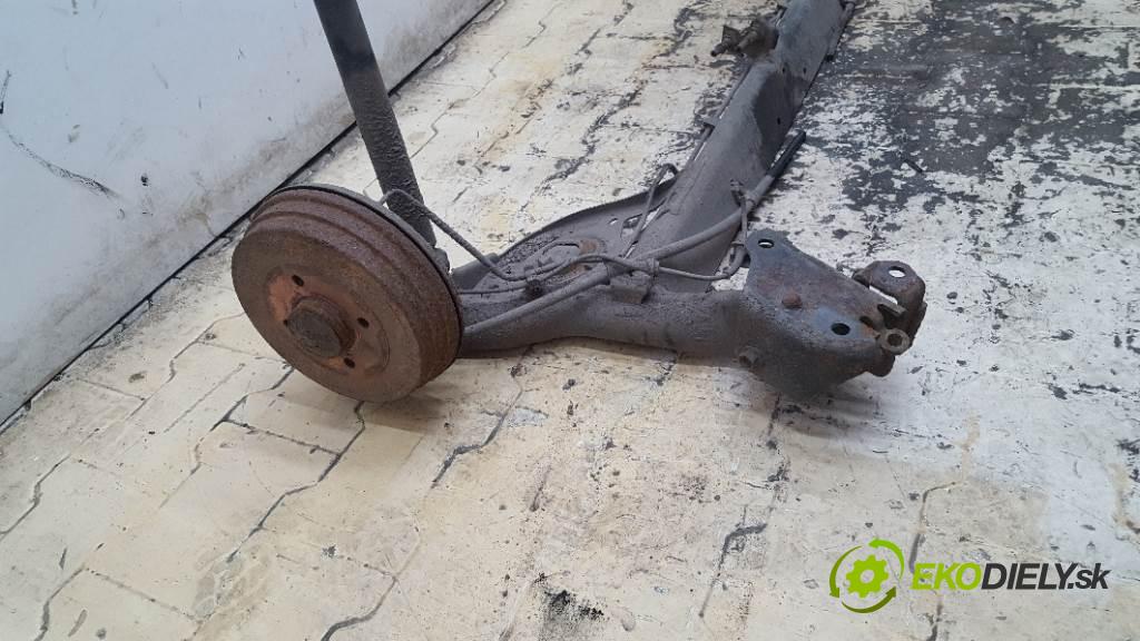 NISSAN MICRA K12 3D 2003 48kW K12 3D 1240 výztuha zadní část