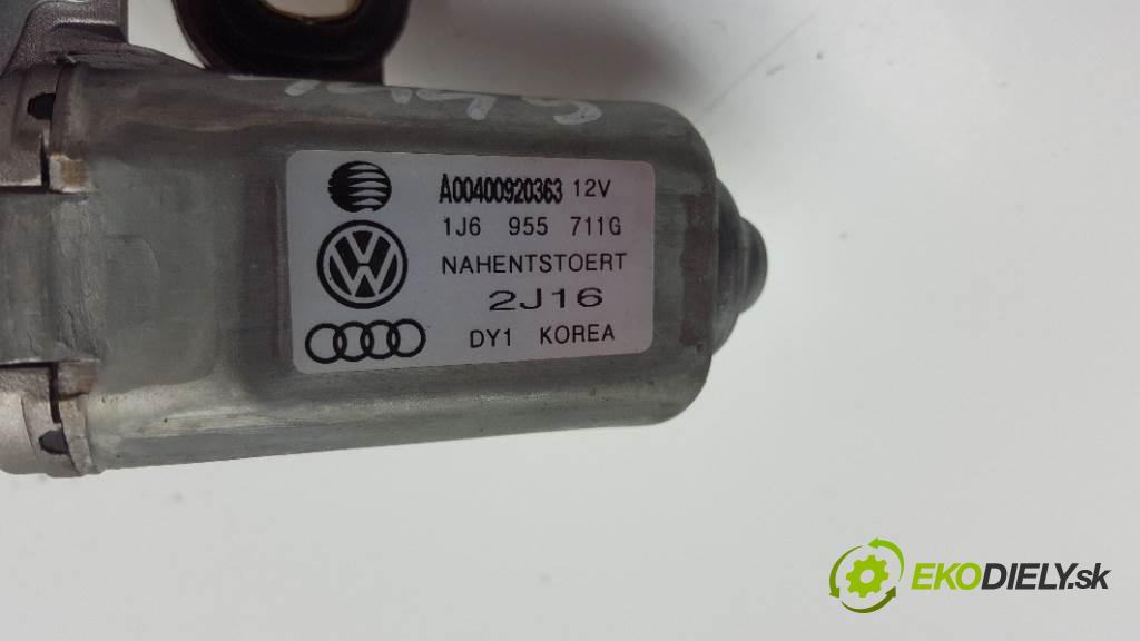 VOLKSWAGEN GOLF IV    IV  motorek stěračů zadní část 1J6955711G 4PIN