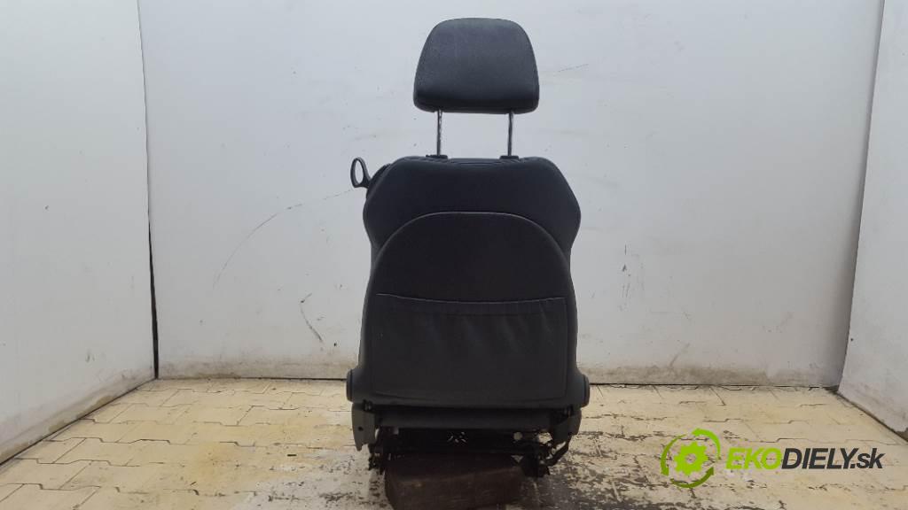 MERCEDES-BENZ W210    208  Sedadlo ľavy GRZANY (Sedačky, sedadlá)