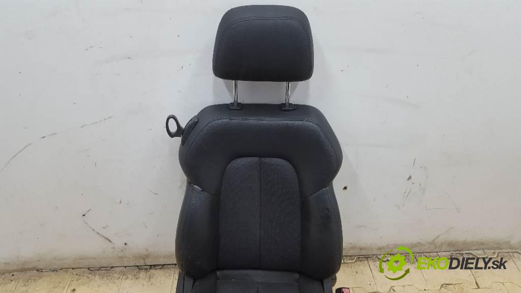 MERCEDES-BENZ W210    208  Sedadlo pravy GRZANY  (Sedačky, sedadlá)