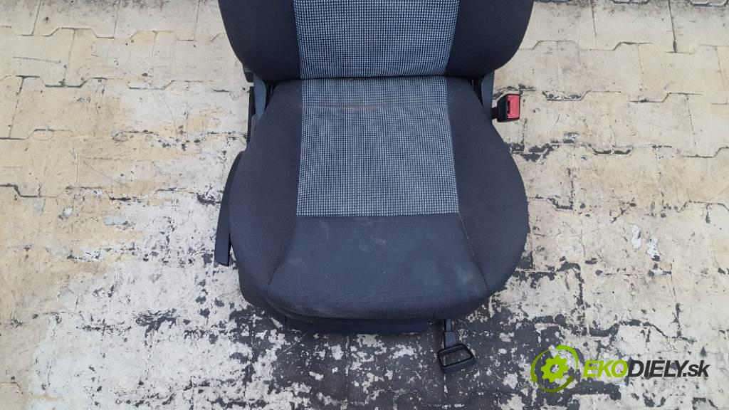 SEAT IBIZA IV 2006 75 kW IV 1390 Sedadlo pravy GRZANY (Sedačky, sedadlá)
