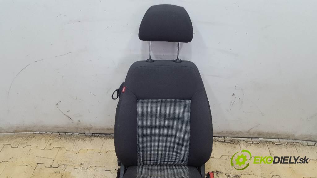 SEAT IBIZA IV 2006 75 kW IV 1390 Sedadlo pravy GRZANY (Sedačky, sedadlá)