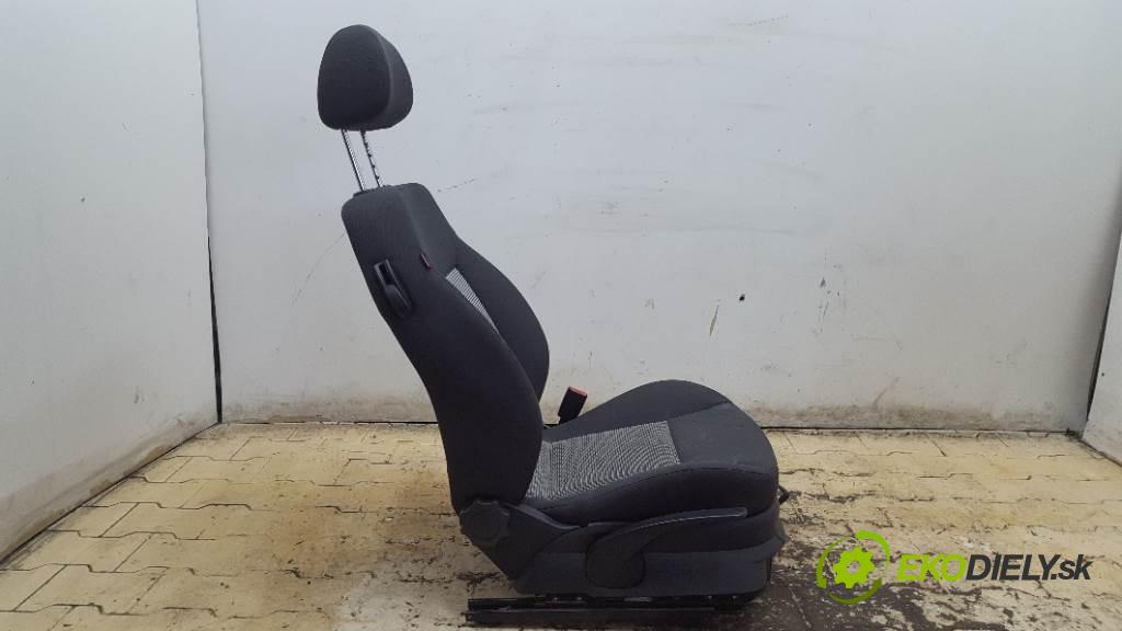 SEAT IBIZA IV 2006 75 kW IV 1390 Sedadlo pravy GRZANY (Sedačky, sedadlá)