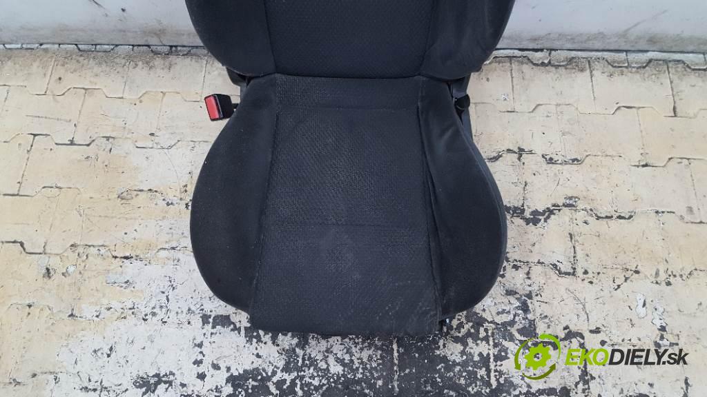FORD MONDEO MK3 2002 92kW MK3 1798 Sedadlo ľavy GRZANY (Sedačky, sedadlá)