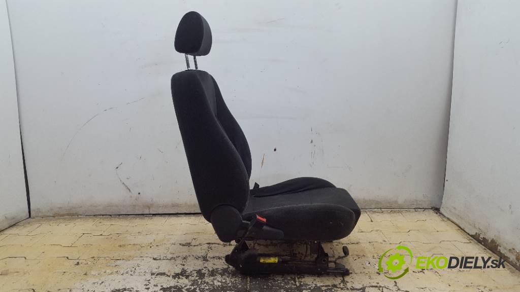 FORD MONDEO MK3 2002 92kW MK3 1798 Sedadlo ľavy GRZANY (Sedačky, sedadlá)