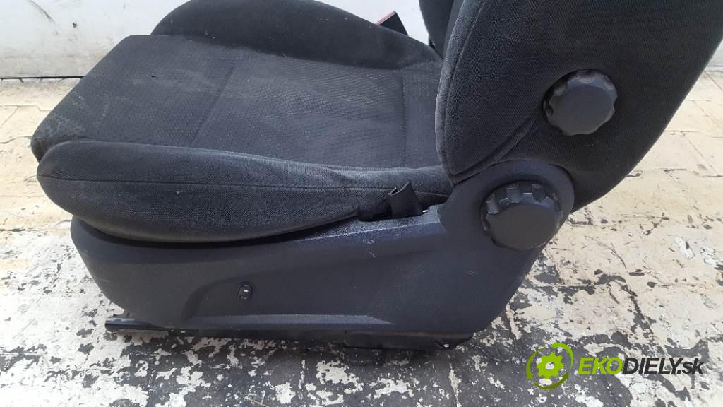 FORD MONDEO MK3 2002 92kW MK3 1798 Sedadlo ľavy GRZANY (Sedačky, sedadlá)