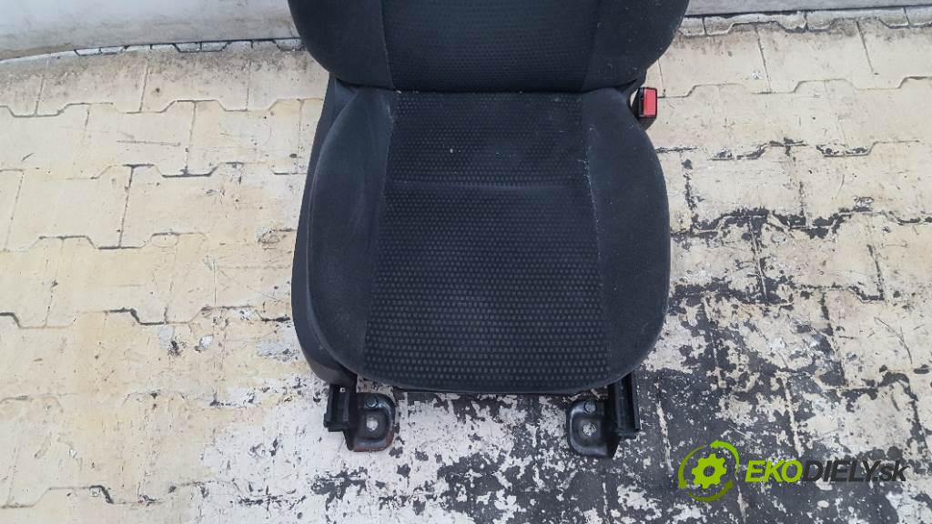 FORD FOCUS II MK2 2007 116 kW II MK2 1753 Sedadlo pravy  (Sedačky, sedadlá)