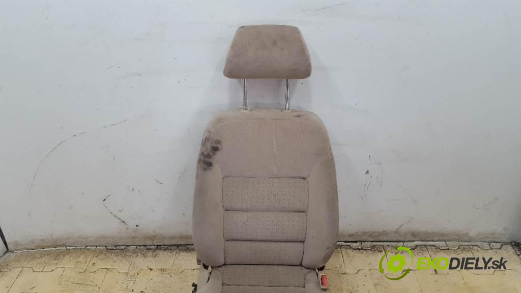 VOLKSWAGEN GOLF IV 1993 55KW IV 1598 Sedadlo pravy  (Sedačky, sedadlá)