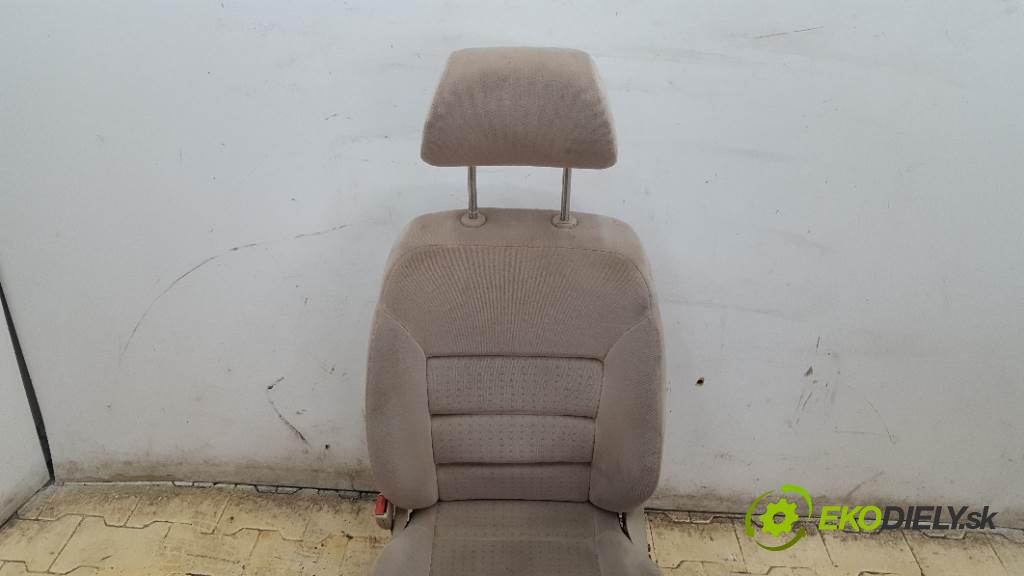 VOLKSWAGEN GOLF IV 1993 55KW IV 1598 Sedadlo ľavy  (Sedačky, sedadlá)