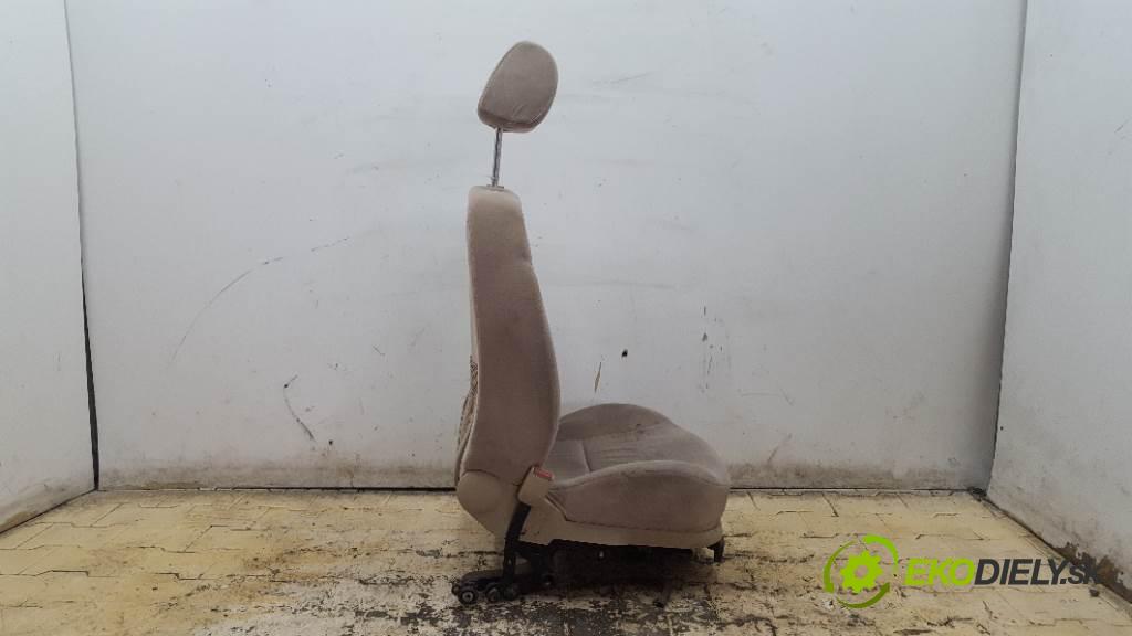 VOLKSWAGEN GOLF IV 1993 55KW IV 1598 Sedadlo ľavy  (Sedačky, sedadlá)