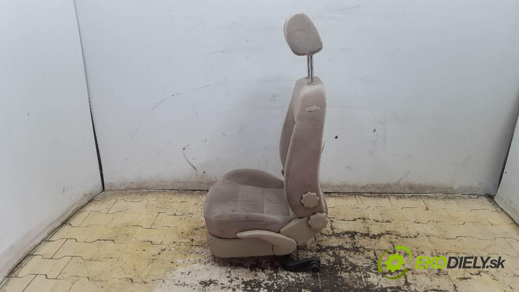 VOLKSWAGEN GOLF IV 1993 55KW IV 1598 Sedadlo ľavy  (Sedačky, sedadlá)