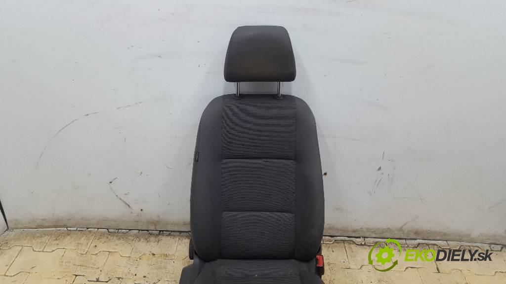 VOLKSWAGEN TOURAN I LIFT 2008 77KW I LIFT 1896 Sedadlo pravy  (Sedačky, sedadlá)