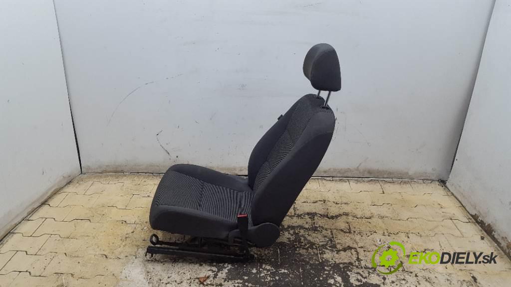 VOLKSWAGEN TOURAN I LIFT 2008 77KW I LIFT 1896 Sedadlo pravy  (Sedačky, sedadlá)