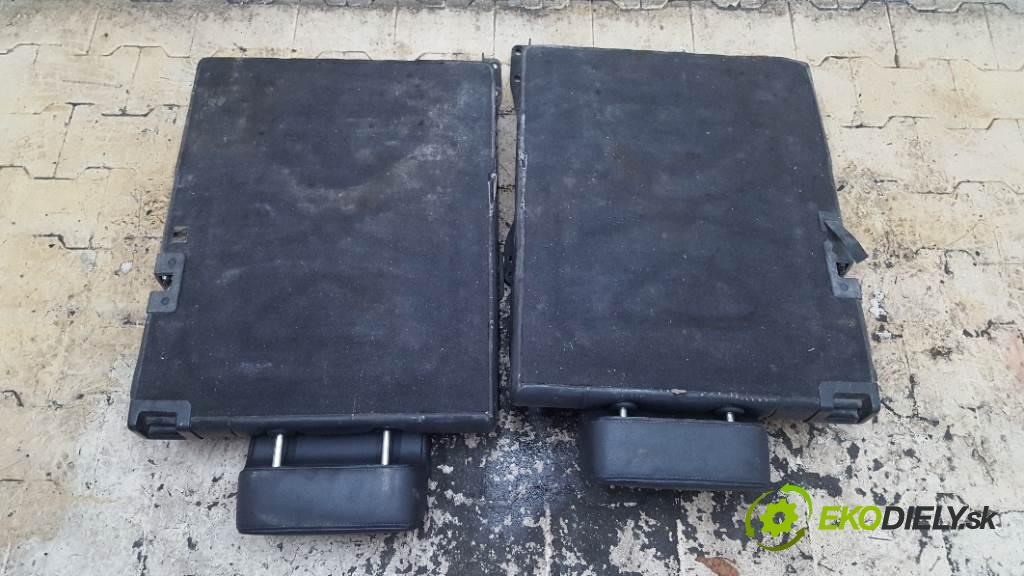 VOLKSWAGEN TOURAN I LIFT 2008 77KW I LIFT 1896 Sedadlo zad KOMPLET  (Sedačky, sedadlá)