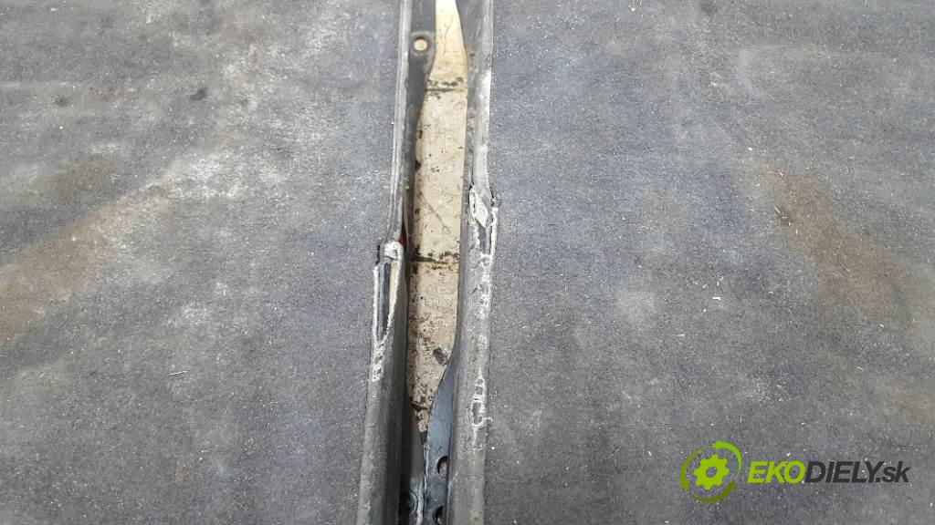 VOLKSWAGEN TOURAN I LIFT 2008 77KW I LIFT 1896 Sedadlo zad KOMPLET  (Sedačky, sedadlá)