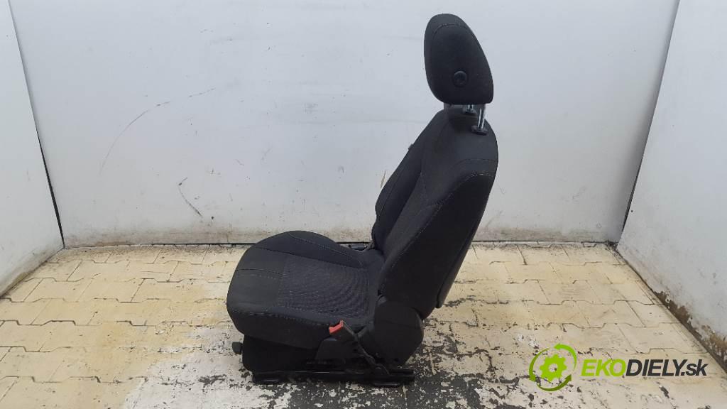 FORD B-MAX 1.0 EcoBoost 2013 92 kW  125 KM 1.0 EcoBoost 998,00 Sedadlo pravy  (Sedačky, sedadlá)