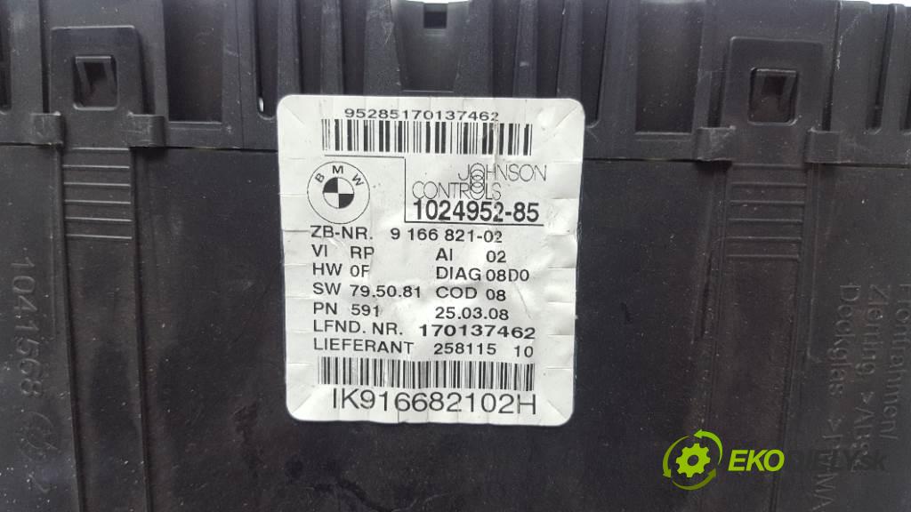 BMW 1-SERIES E87 118D 2008 143 kW E87 118D 1.8 Prístrojovka 916682102H (Prístrojové dosky, displeje)