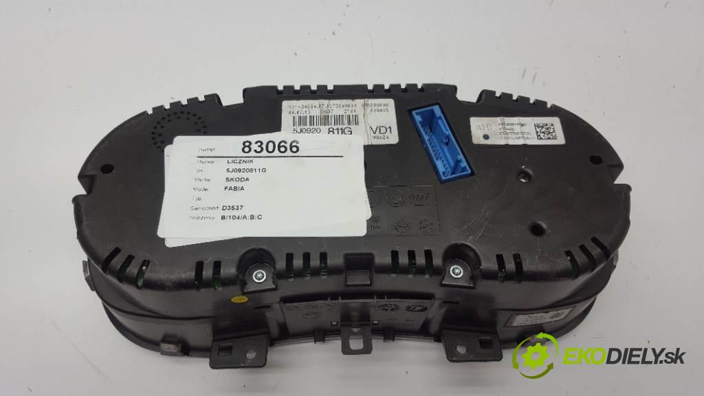 SKODA FABIA  2013 63kW   1390 Prístrojovka 5J0920811G (Prístrojové dosky, displeje)