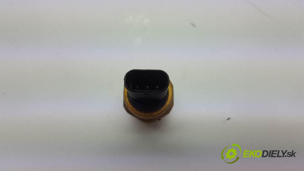 SKODA RAPID  2019 81kW   999 snímač tlaku 04C906060C (Snímače tlaku)