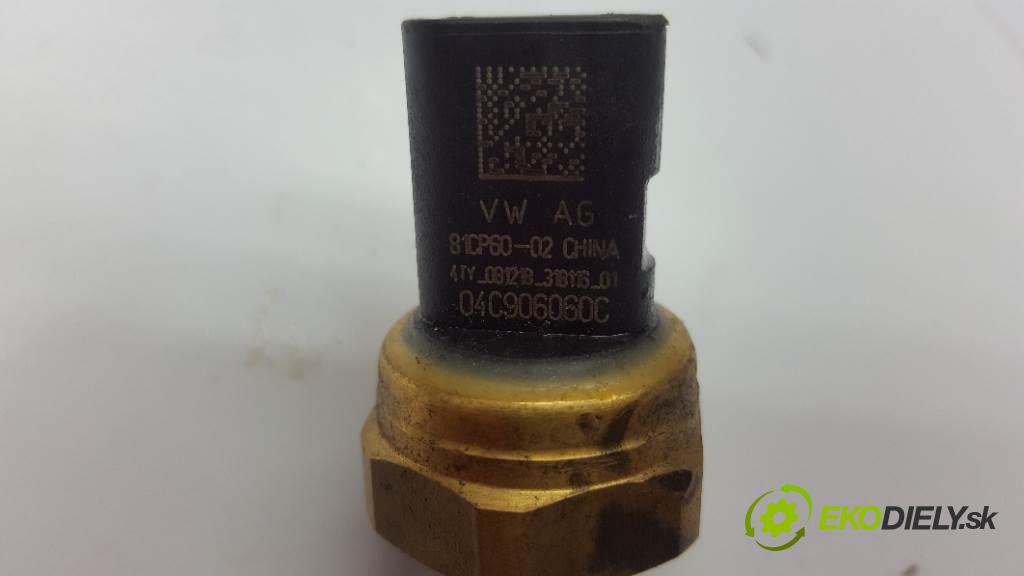 SKODA RAPID  2019 81kW   999 snímač tlaku 04C906060C (Snímače tlaku)