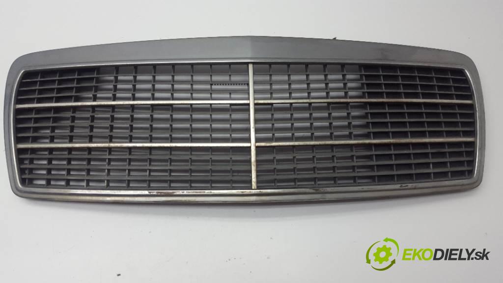 MERCEDES-BENZ W210 W210 1997 55kw W210 2155 mřížka maska 2108880623 (Mřížky (masky) chladičů)