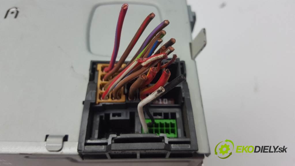 VOLKSWAGEN GOLF VI   2013 77 kw   1598 RADIO 3C8035279A (Audio zariadenia)