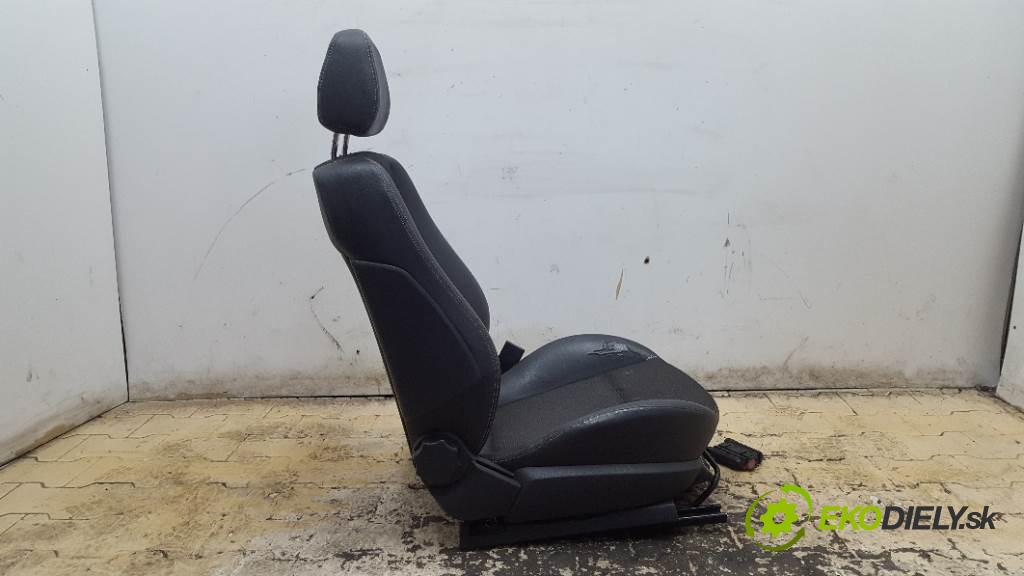 OPEL ZAFIRA B 2007 0 kW B 0 Sedadlo pravy  (Sedačky, sedadlá)