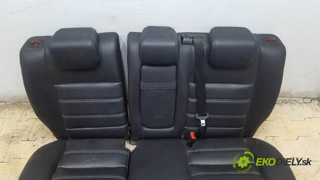 FORD KUGA I 2009 136 kW I 1997 Sedadlo zad  (Sedačky, sedadlá)