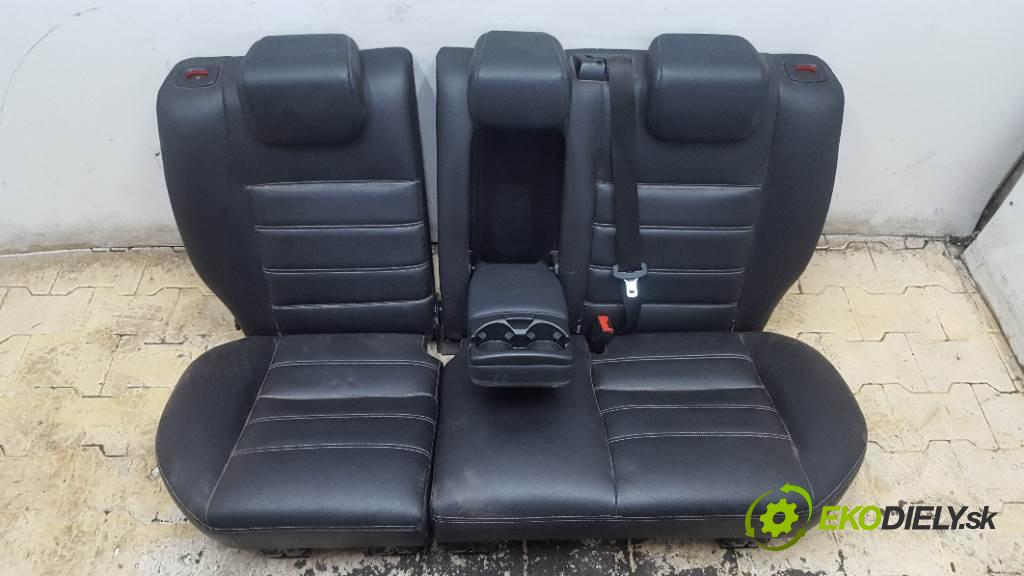 FORD KUGA I 2009 136 kW I 1997 Sedadlo zad  (Sedačky, sedadlá)