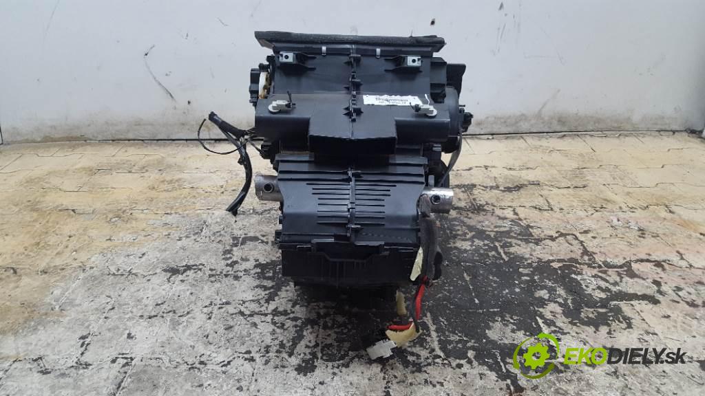 FORD KUGA I 2009 136 kW I 1997 Výhrevné teleso, radiátor kúrenia 7M5119B555CB (Radiátory kúrenia)