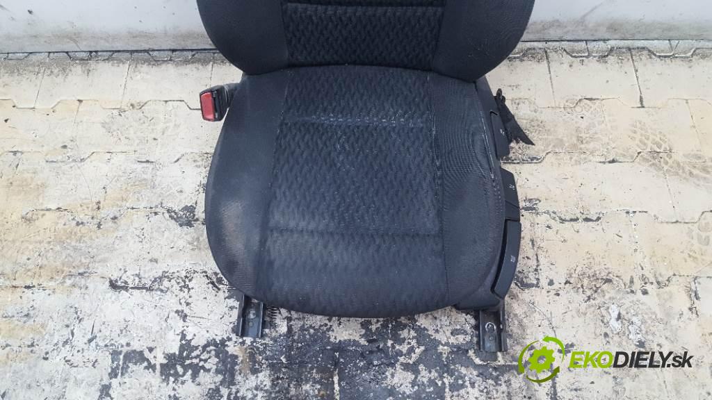 BMW E46 E46 2000 100kw E46 1951 sedadlo levý  (Sedačky, sedadla)