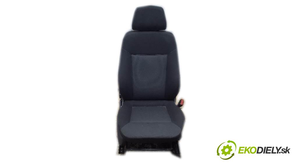 OPEL ZAFIRA B 2007 74kw B 1910 Sedadlo pravy  (Sedačky, sedadlá)