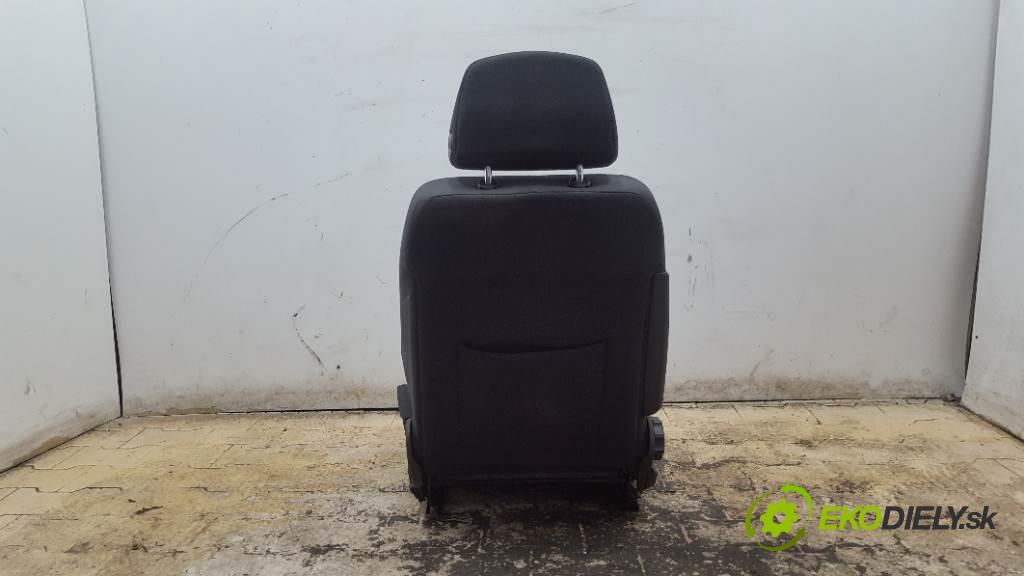 OPEL ZAFIRA B 2007 74kw B 1910 Sedadlo pravy  (Sedačky, sedadlá)