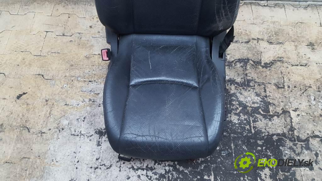 MERCEDES-BENZ C270 CDI W203 2001 125kw W203 2685 Sedadlo ľavy  (Sedačky, sedadlá)