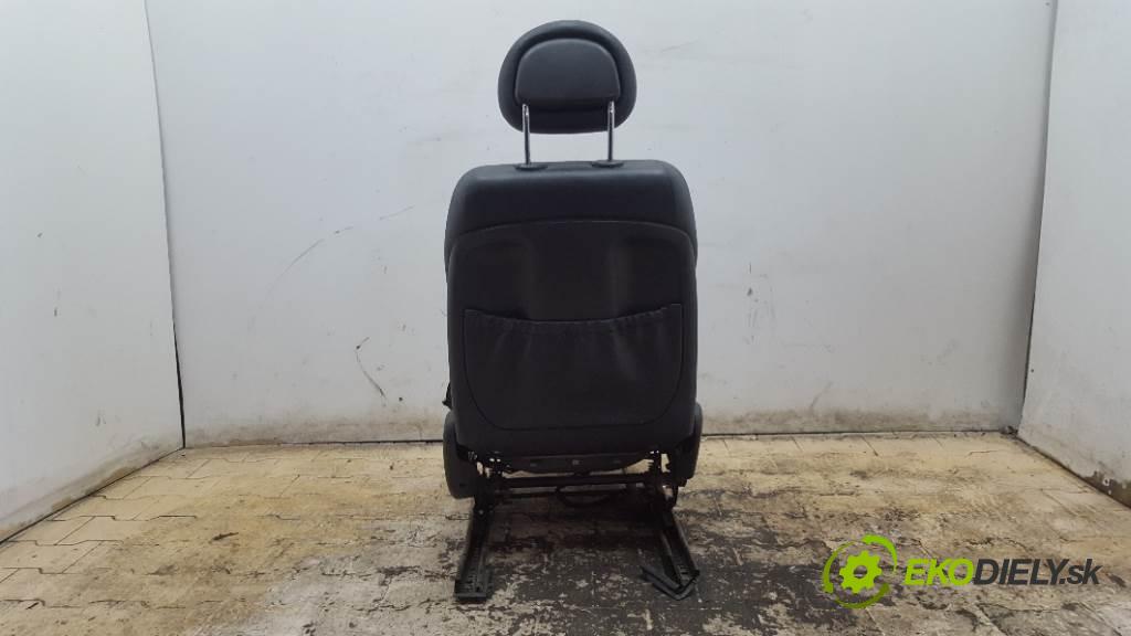 MERCEDES-BENZ C270 CDI W203 2001 125kw W203 2685 Sedadlo ľavy  (Sedačky, sedadlá)
