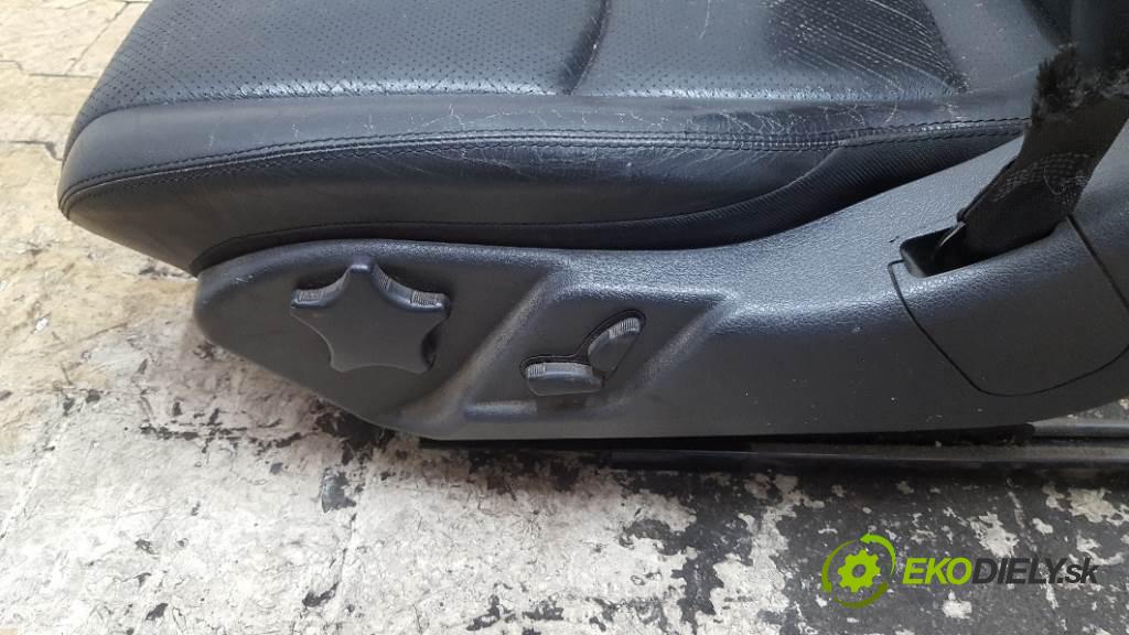 MERCEDES-BENZ C270 CDI W203 2001 125kw W203 2685 Sedadlo ľavy  (Sedačky, sedadlá)