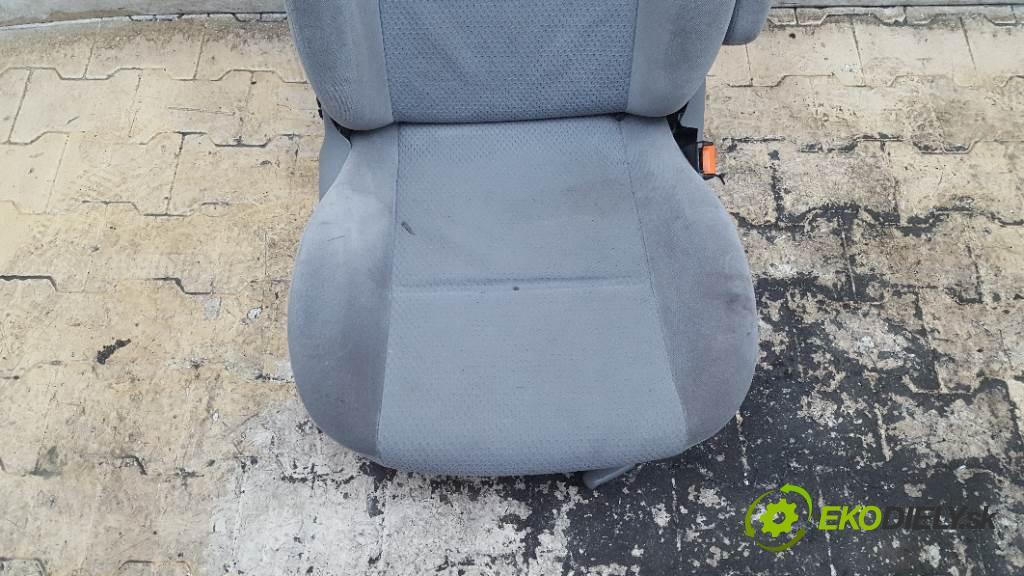 FORD GALAXY LIFT 2000 85kw LIFT 1896 Sedadlo ľavy  (Sedačky, sedadlá)