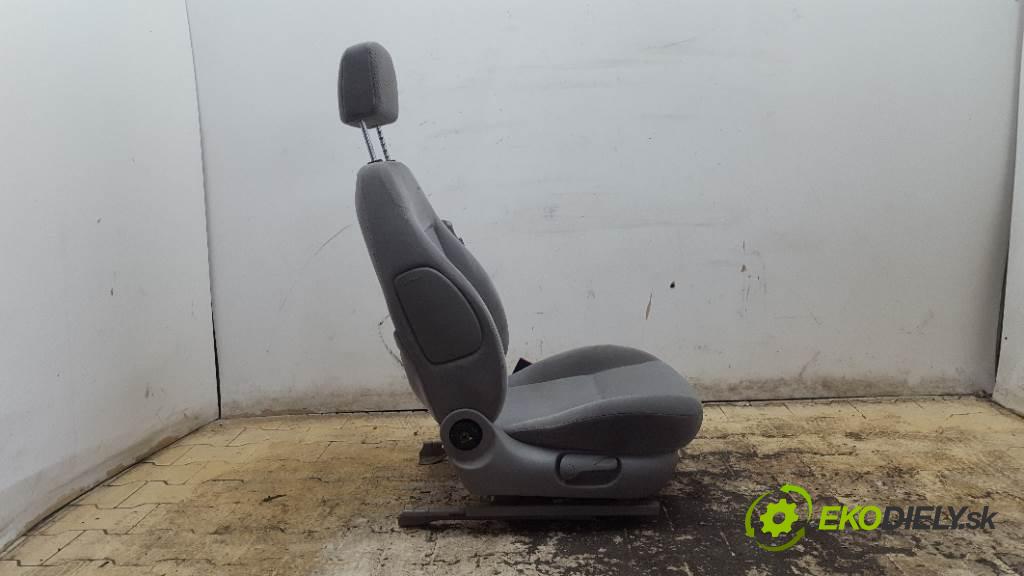 FORD GALAXY LIFT 2000 85kw LIFT 1896 Sedadlo ľavy  (Sedačky, sedadlá)