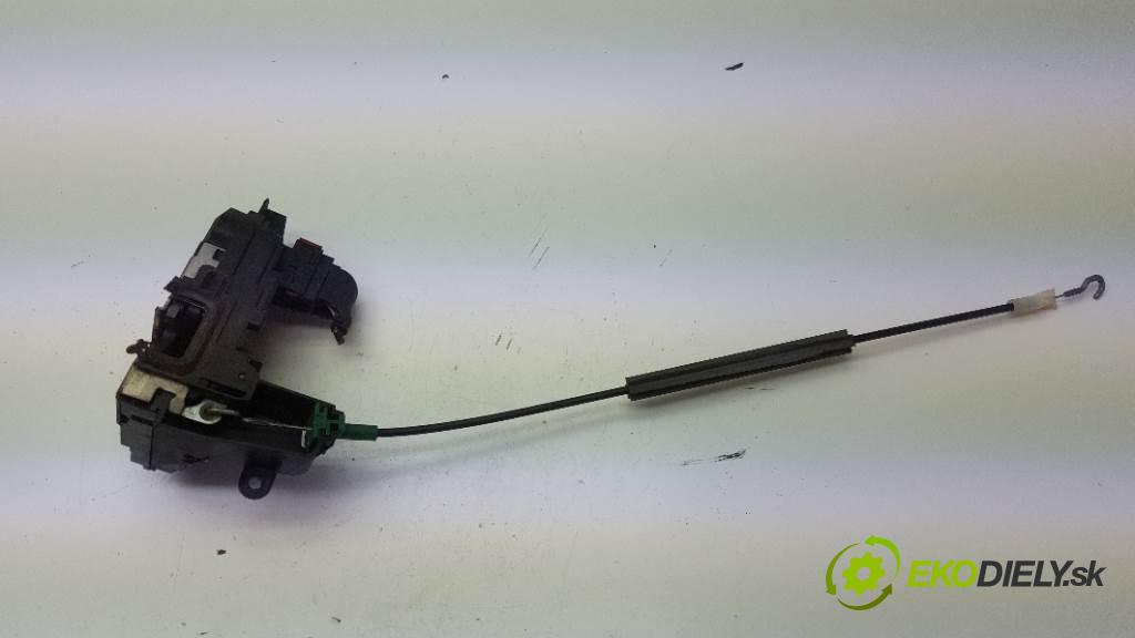 OPEL ZAFIRA B 2007 88kw B 1910 zámok přední část levý 13210748 4PIN