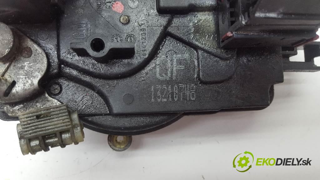 OPEL ZAFIRA B 2007 88kw B 1910 zámok přední část levý 13210748 4PIN