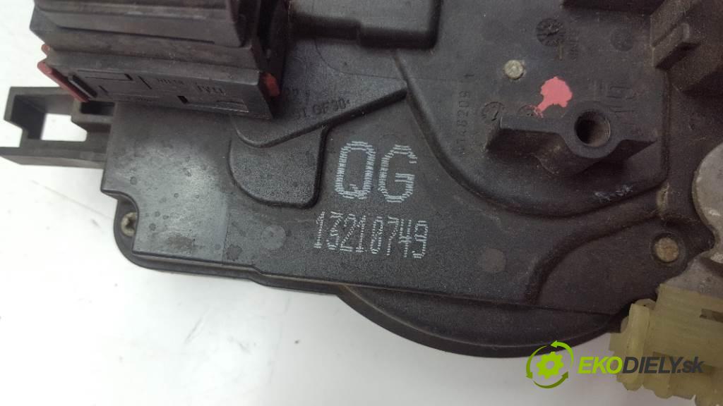 OPEL ZAFIRA B 2007 88kw B 1910 zámok přední část pravý 13210749 4PIN