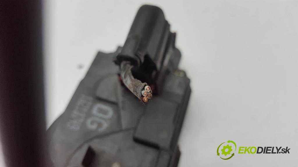 OPEL ZAFIRA B 2007 88kw B 1910 zámok přední část pravý 13210749 4PIN