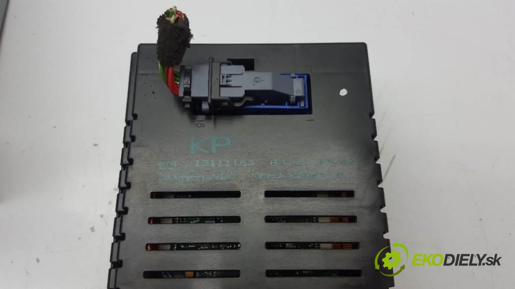 OPEL ZAFIRA B 2007 74kw B 1910 RADIO 13251056 13111163 (Audio zariadenia)