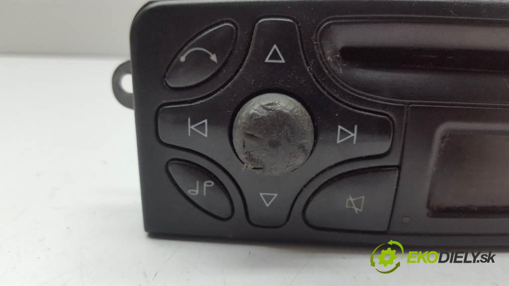 MERCEDES-BENZ C270 CDI W203 2001 125kw W203 2685 RADIO 2038201786 (Audio zariadenia)